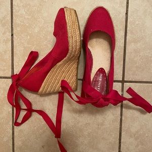 Red ankle tie wedges